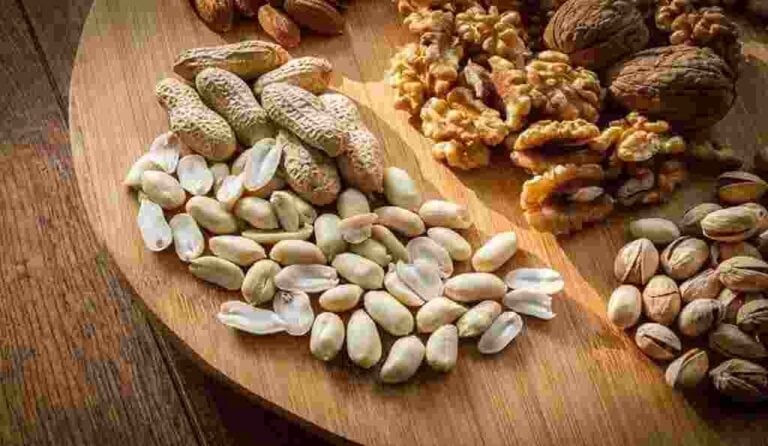 Groundnut - Best 10 Benefits & Side Effects of Eating Peanut